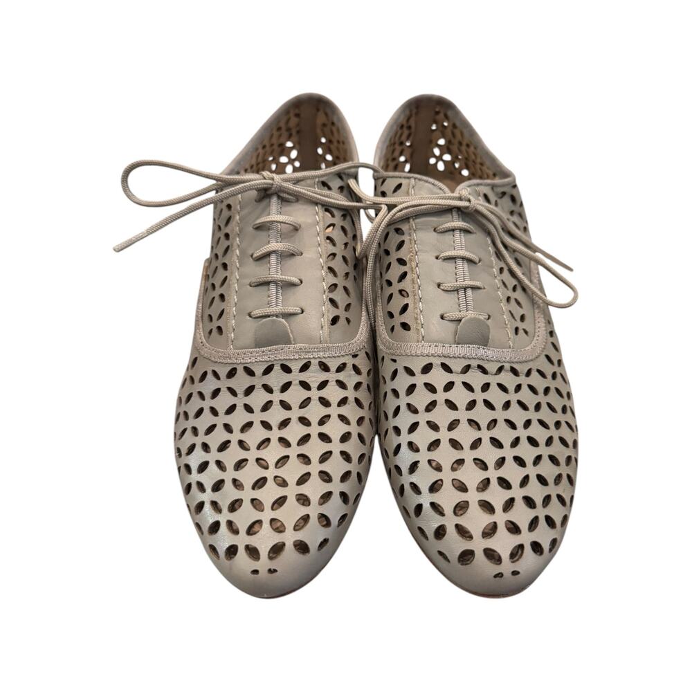 New Pour La Victoire Mirage Gray Laser Cut Leather Oxford Flats Size 6.5M - Picture 5 of 7